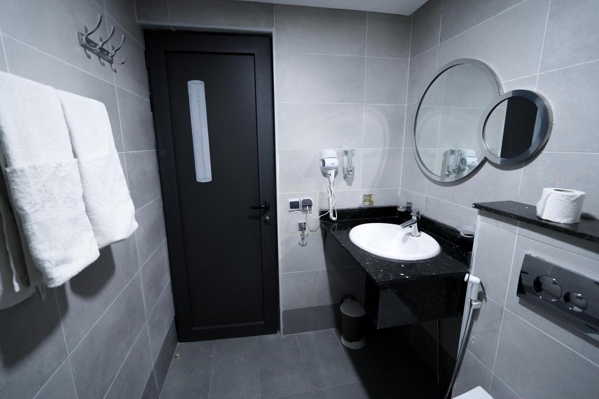 Fekri Hotel Meknès Екстериор снимка