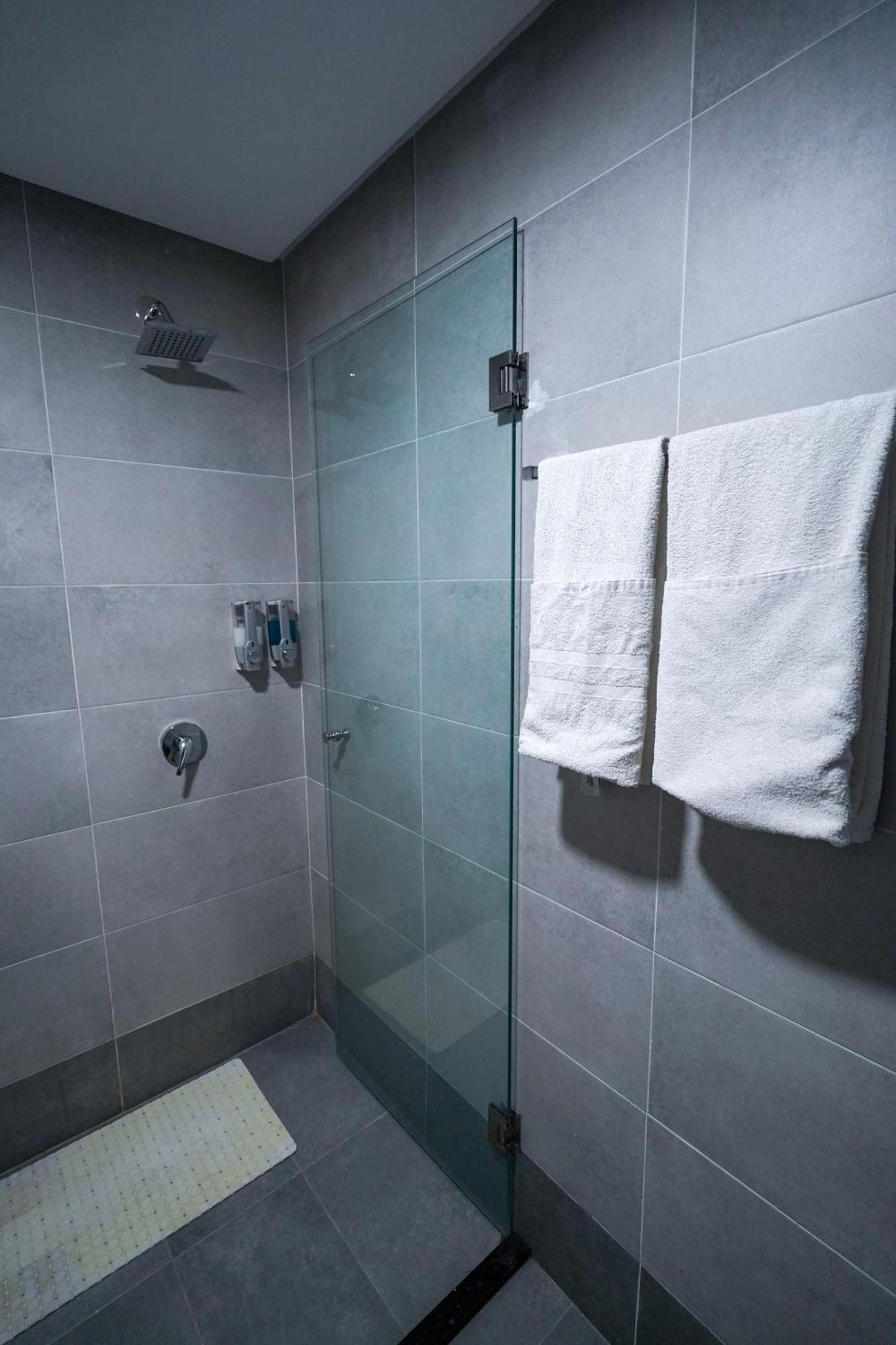 Fekri Hotel Meknès Екстериор снимка