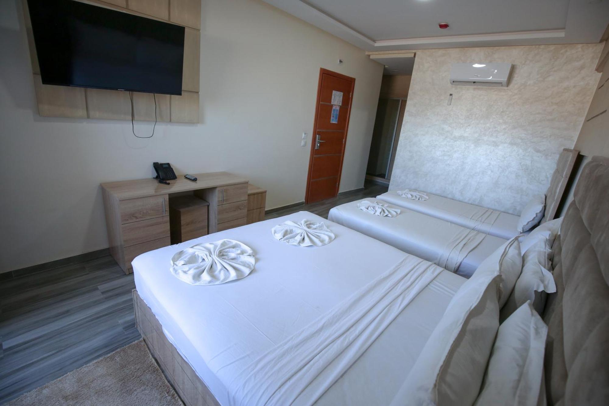 Fekri Hotel Meknès Екстериор снимка