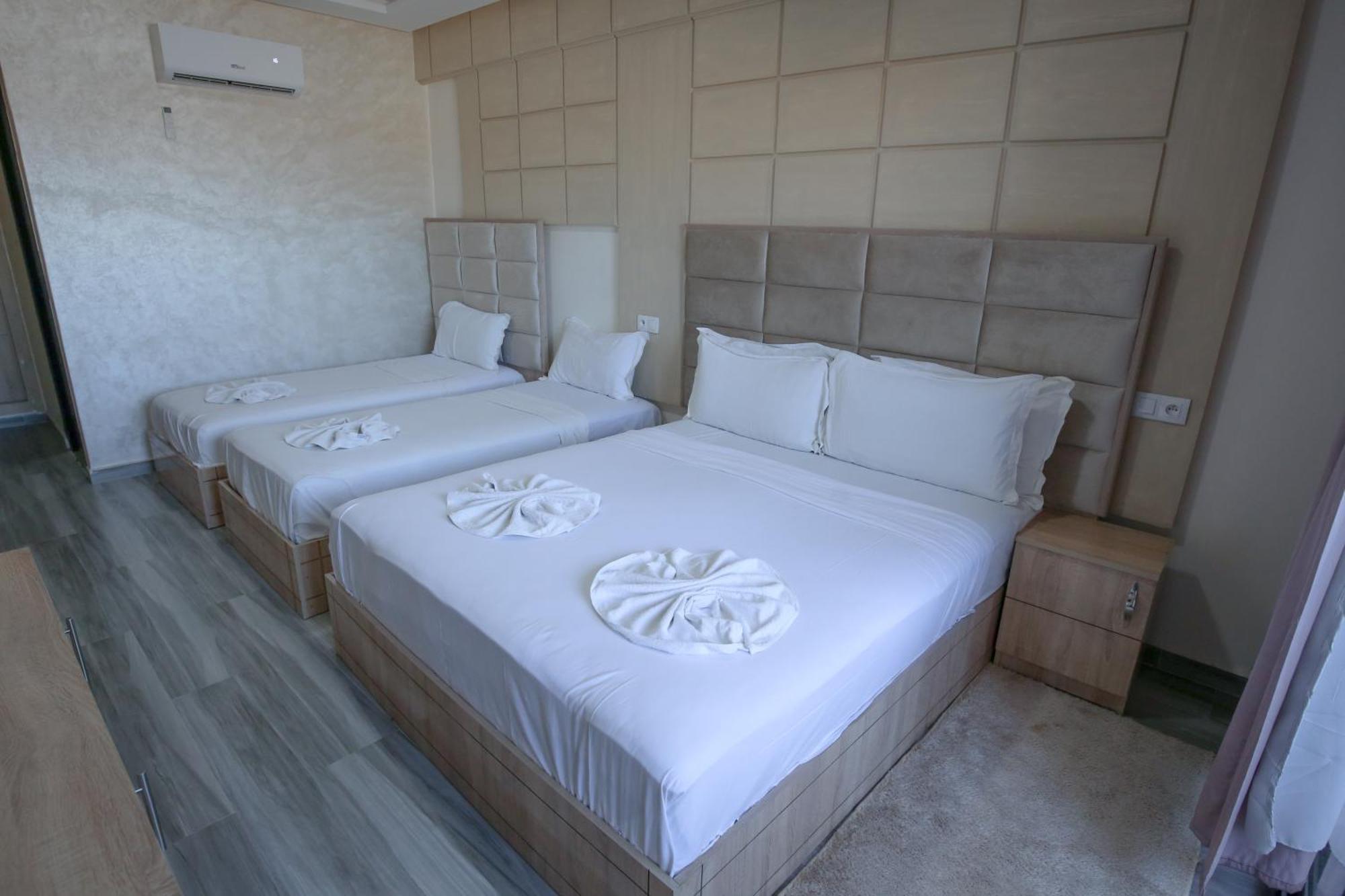 Fekri Hotel Meknès Екстериор снимка