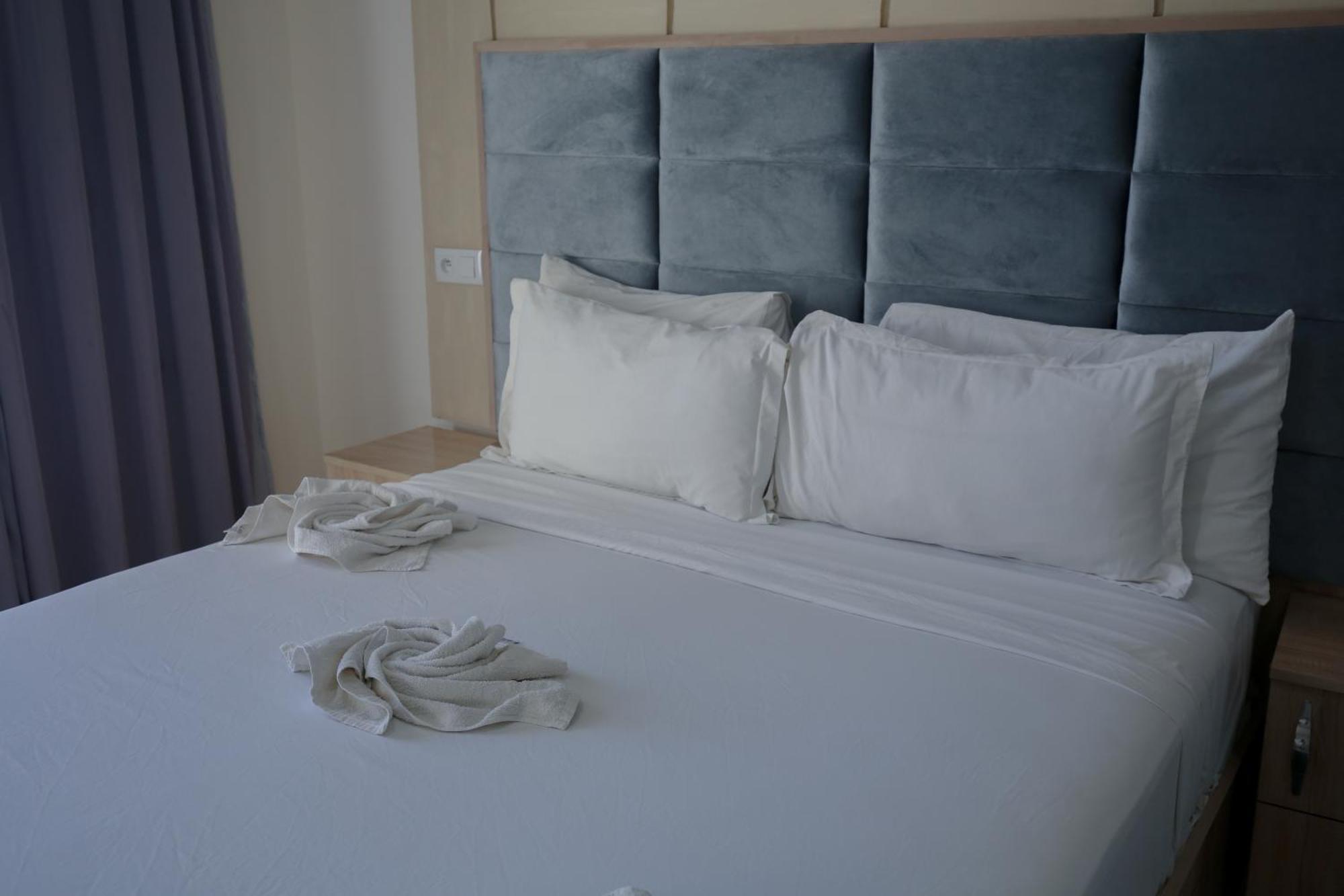Fekri Hotel Meknès Екстериор снимка